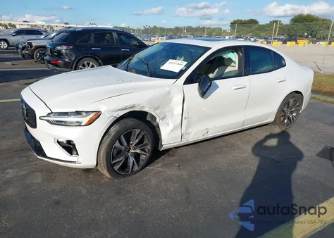 2024 Volvo S60 B5 Core Dark Theme из США, поврежденный, VIN 7JRL12FK4RG303741